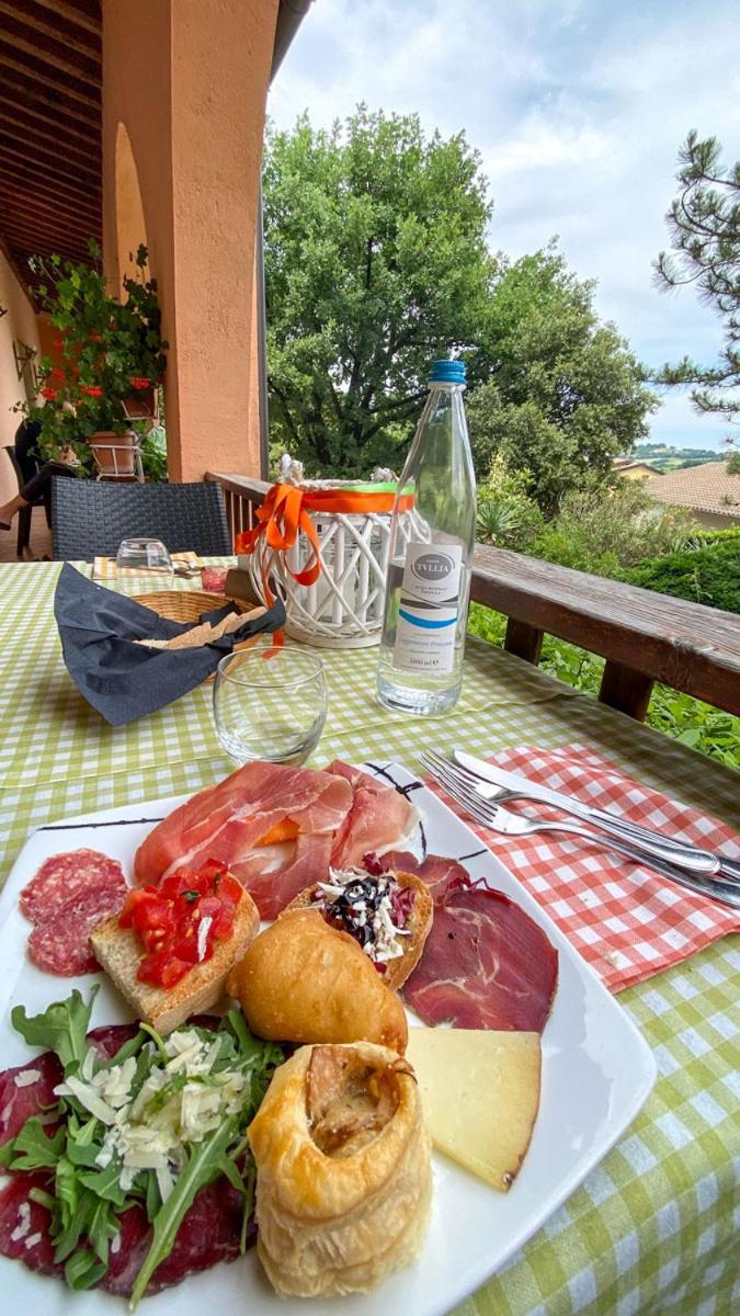 Hotel La Fattoria San Giovanni Di Baiano Bagian luar foto
