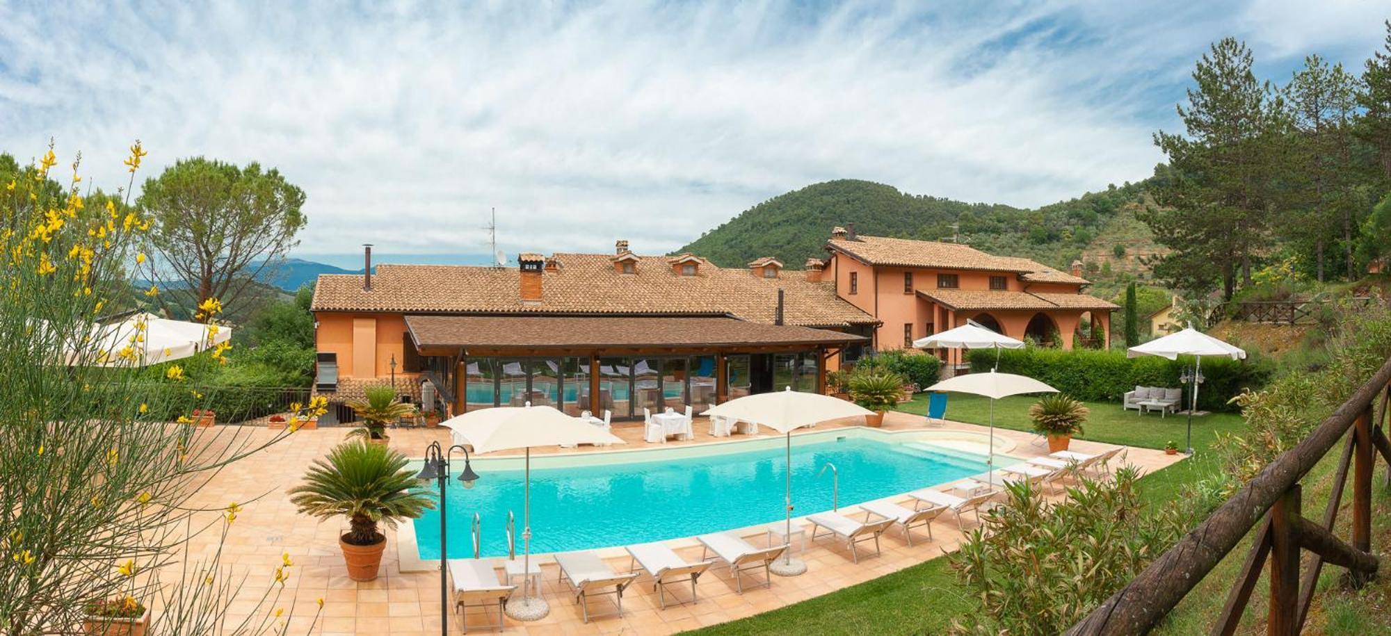 Hotel La Fattoria San Giovanni Di Baiano Bagian luar foto